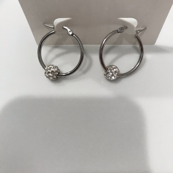 5 For $20 🥳 Silver Hoops - Picture 2 of 4